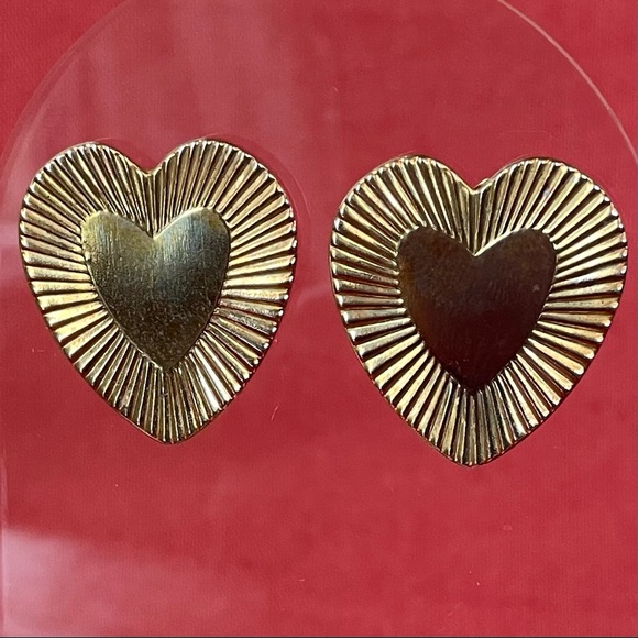 Vintage Jewelry - 3 for $10! Vintage Gold Flat Heart Earrings